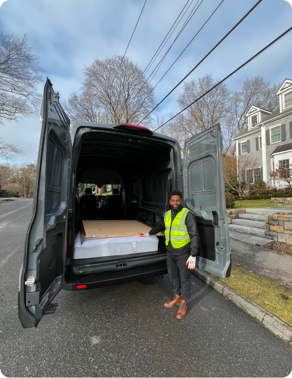 Grunber employee removing junk during a house cleanout