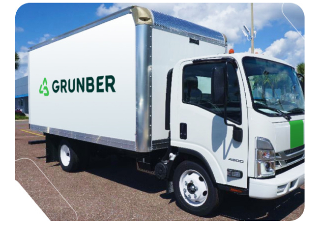 Grunber truck providing junk removal services in the area.